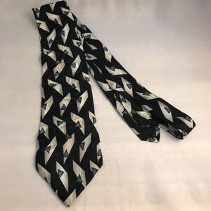 #1188 VTG AUSTIN GREY MEN'S BLACK PRINT SILK NECKTIE 56 IN x 3.5 IN